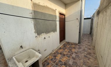 En venta casa rentera en urb.Acapulco, via data Posorja en Playas. (TH)