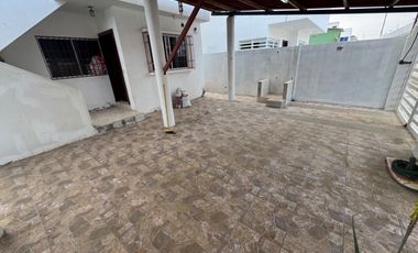 En venta casa rentera en urb.Acapulco, via data Posorja en Playas. (TH)