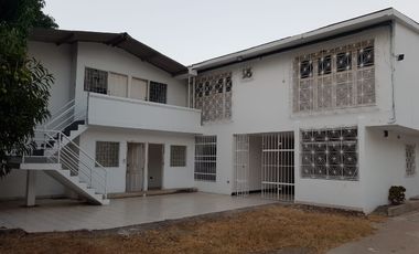 VENDO O ARRIENDO CASA COMERCIAL  EN LA 4 AVENIDA DE MANGA - 425MTS2  CONSTRUCCION 885 MTS2 LOTE