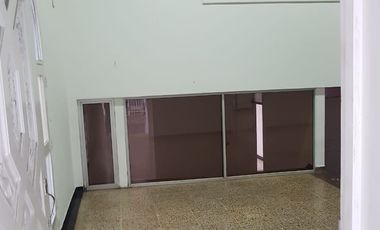 VENDO O ARRIENDO CASA COMERCIAL  EN LA 4 AVENIDA DE MANGA - 425MTS2  CONSTRUCCION 885 MTS2 LOTE
