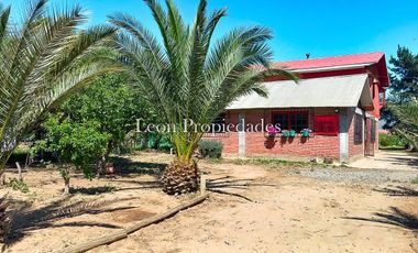 Leon Propiedades vende  casa en sitio en Sector Lo Águila.