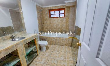 Leon Propiedades vende  casa en sitio en Sector Lo Águila.