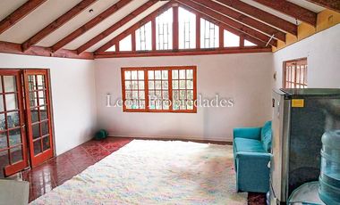 Leon Propiedades vende  casa en sitio en Sector Lo Águila.