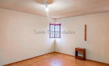 Leon Propiedades vende  casa en sitio en Sector Lo Águila.