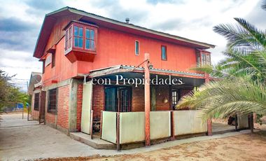 Leon Propiedades vende  casa en sitio en Sector Lo Águila.