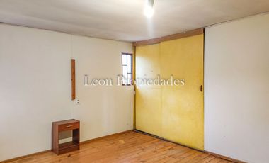 Leon Propiedades vende  casa en sitio en Sector Lo Águila.