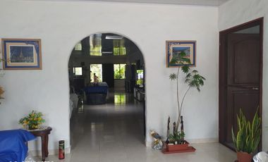 CASA EN HOLGUIN/LA VICTORIA