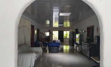 CASA EN HOLGUIN/LA VICTORIA
