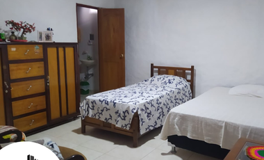 CASA EN HOLGUIN/LA VICTORIA