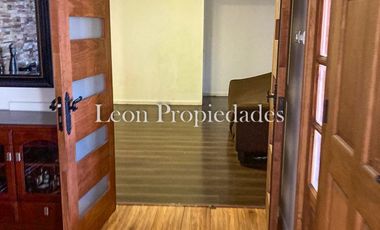 Leon Propiedades vende o arrienda con compromiso de compra, parcela con casa en sector el Pangal, Curacaví.