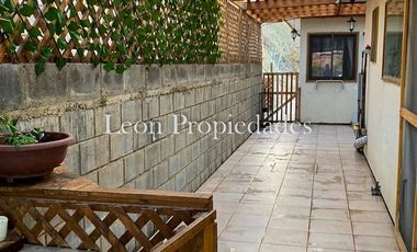 Leon Propiedades vende o arrienda con compromiso de compra, parcela con casa en sector el Pangal, Curacaví.