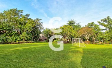 Casa en Venta en Cancun en Residencial Lagos del Sol con Alberca