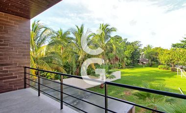 Casa en Venta en Cancun en Residencial Lagos del Sol con Alberca