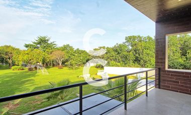 Casa en Venta en Cancun en Residencial Lagos del Sol con Alberca