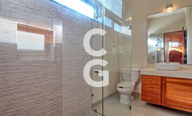 Casa en Venta en Cancun en Residencial Lagos del Sol con Alberca