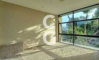Casa en Venta en Cancun en Residencial Lagos del Sol con Alberca