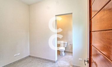 Casa en Venta en Cancun en Residencial Lagos del Sol con Alberca