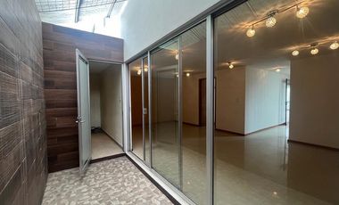 VENTA DE HERMOSA CASA CERCA DEL PERIFERICO EN FRACCIONAMIENTO