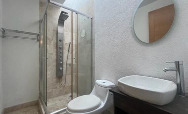 VENTA DE HERMOSA CASA CERCA DEL PERIFERICO EN FRACCIONAMIENTO