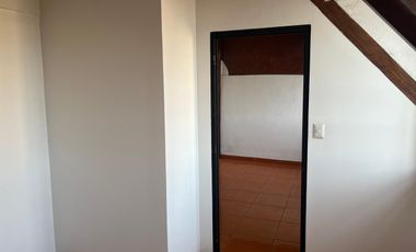 ALQUILO EXCELENTE LOCAL COMERCIAL DE TRES PISOS EN AVENIDA EN SAN ISIDRO