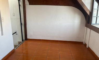 ALQUILO EXCELENTE LOCAL COMERCIAL DE TRES PISOS EN AVENIDA EN SAN ISIDRO