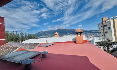 CASA EN VENTA SECTOR EL BATAN URBANIZACIÓN JARDINES DEL BATÁN