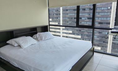 Suite amoblada y esquinera de alquiler en Puerto Santa Ana, Frente al Río.