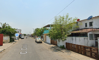 Excelente casa en Remante Bancario!!!