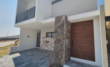 Venta de Casa Nueva en el Nuevo Fracc. El Sauco en Haras Del Bosque