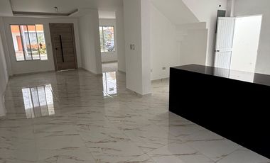 Venta de casa urbanización San Antonio