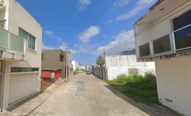 Excelente casa en Remante Bancario ¡¡¡Imagine duplicar su inversión a corto plazo!!!