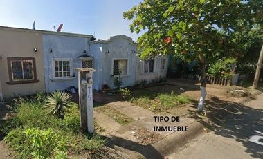 Excelente casa en Remante Bancario