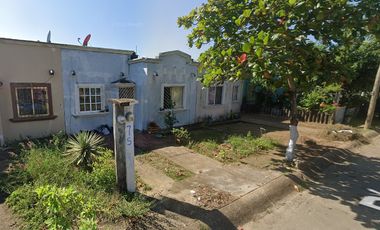 Excelente casa en Remante Bancario