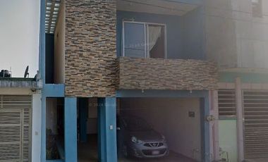 Excelente casa en Remante Bancario!!!