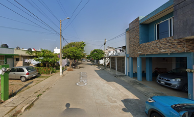 Excelente casa en Remante Bancario!!!