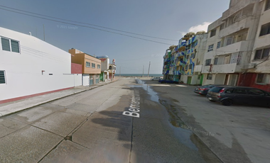 Excelente casa en Remante Bancario ¡¡¡Imagine duplicar su inversión a corto plazo!!!