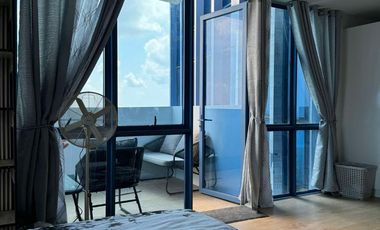 Elegant Two Bedrooms Condo Unit in 31th Floor in 38 Park Avenue IT Park