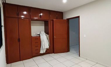 Se vende casa recién remodelada en la Colonia Atlas