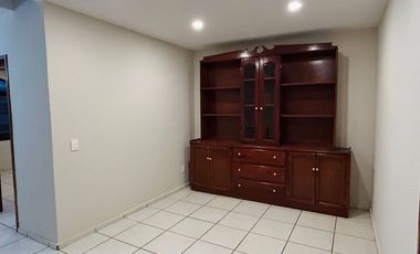Se vende casa recién remodelada en la Colonia Atlas