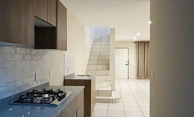 Se vende casa recién remodelada en la Colonia Atlas