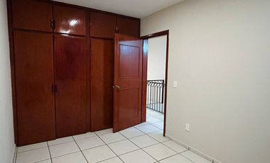 Se vende casa recién remodelada en la Colonia Atlas