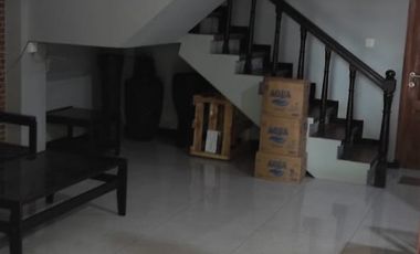 Rumah Raya Mayjend Sungkono Surabaya Strategis Ramai Pusat Kota Cocok Usaha Apapun