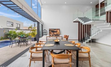 Residencia de Lujo Nueva en Los Tigres | 4 Recámaras, Cine, Alberca, Paneles Solares Modern Luxury New Home in Los Tigres | 4 Beds Nuevo Vallarta
