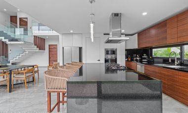 Residencia de Lujo Nueva en Los Tigres | 4 Recámaras, Cine, Alberca, Paneles Solares Modern Luxury New Home in Los Tigres | 4 Beds Nuevo Vallarta