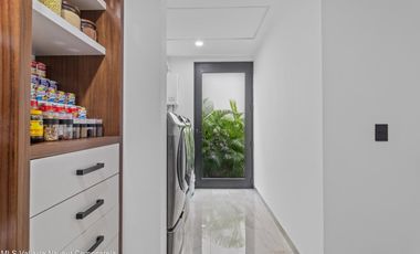 Residencia de Lujo Nueva en Los Tigres | 4 Recámaras, Cine, Alberca, Paneles Solares Modern Luxury New Home in Los Tigres | 4 Beds Nuevo Vallarta
