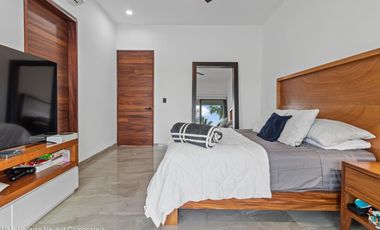 Residencia de Lujo Nueva en Los Tigres | 4 Recámaras, Cine, Alberca, Paneles Solares Modern Luxury New Home in Los Tigres | 4 Beds Nuevo Vallarta
