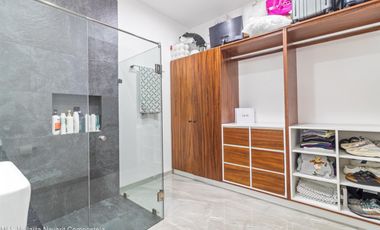 Residencia de Lujo Nueva en Los Tigres | 4 Recámaras, Cine, Alberca, Paneles Solares Modern Luxury New Home in Los Tigres | 4 Beds Nuevo Vallarta