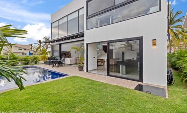 Residencia de Lujo Nueva en Los Tigres | 4 Recámaras, Cine, Alberca, Paneles Solares Modern Luxury New Home in Los Tigres | 4 Beds Nuevo Vallarta