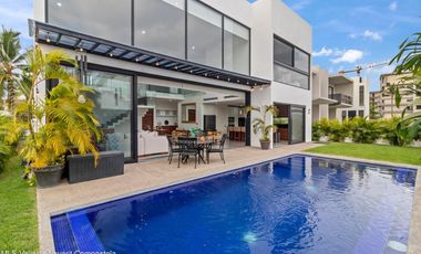 Residencia de Lujo Nueva en Los Tigres | 4 Recámaras, Cine, Alberca, Paneles Solares Modern Luxury New Home in Los Tigres | 4 Beds Nuevo Vallarta