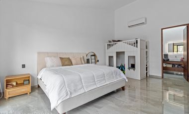 Residencia de Lujo Nueva en Los Tigres | 4 Recámaras, Cine, Alberca, Paneles Solares Modern Luxury New Home in Los Tigres | 4 Beds Nuevo Vallarta
